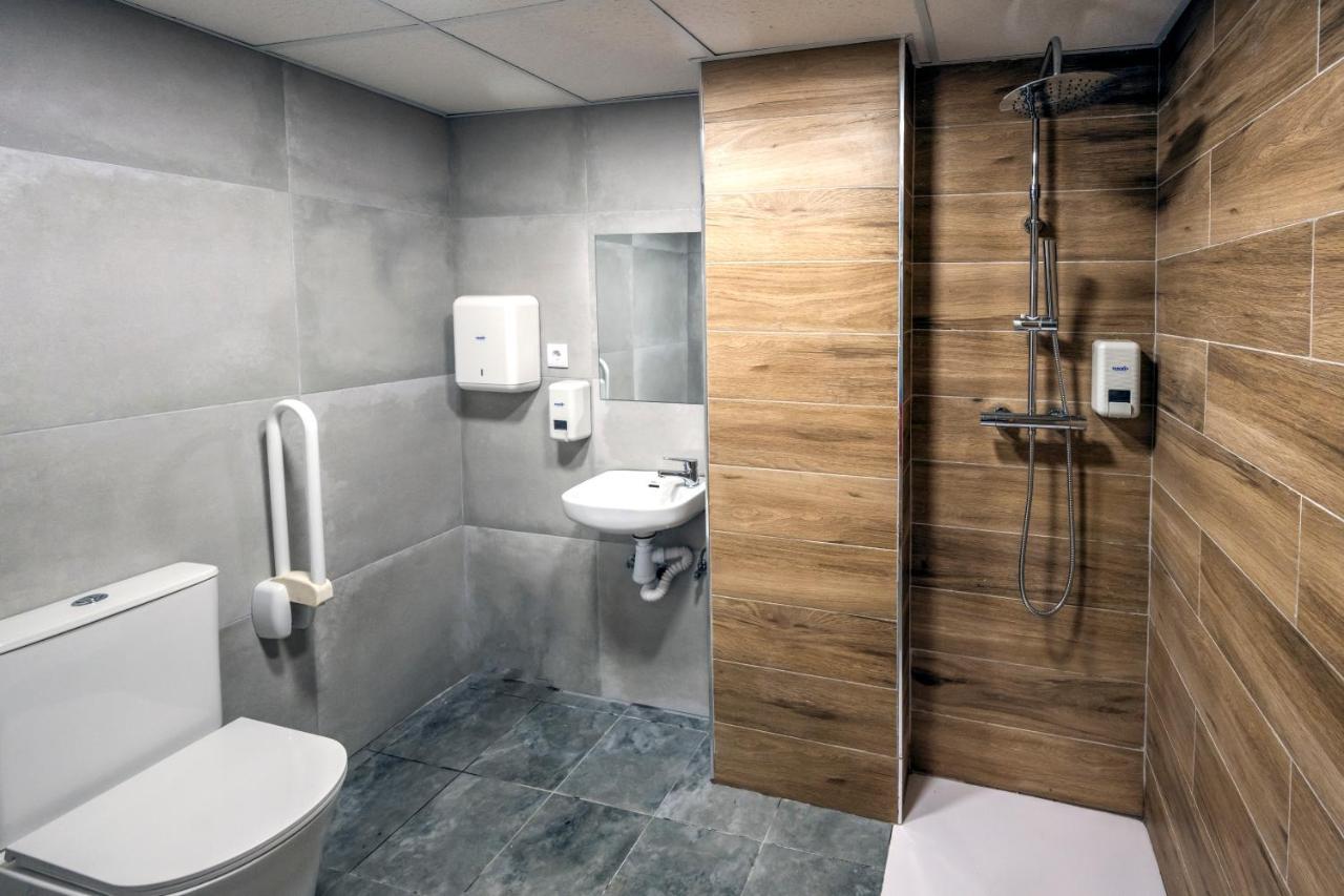 Som Hostel By The Venue Valence Extérieur photo
