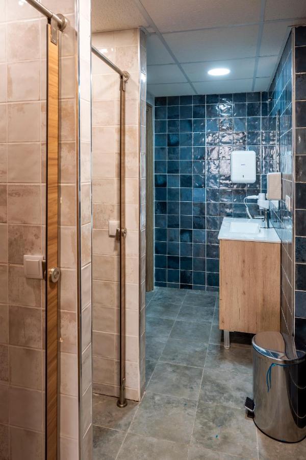 Som Hostel By The Venue Valence Extérieur photo