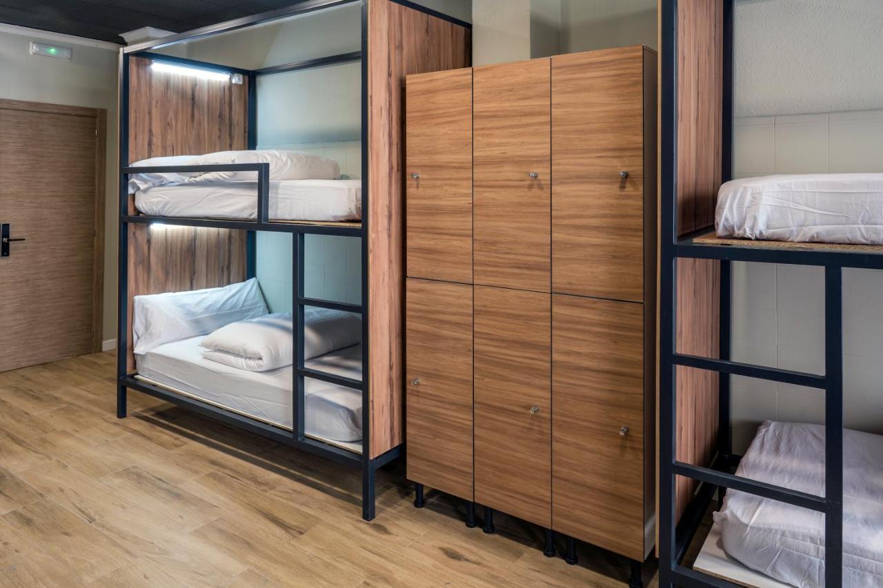 Som Hostel By The Venue Valence Extérieur photo