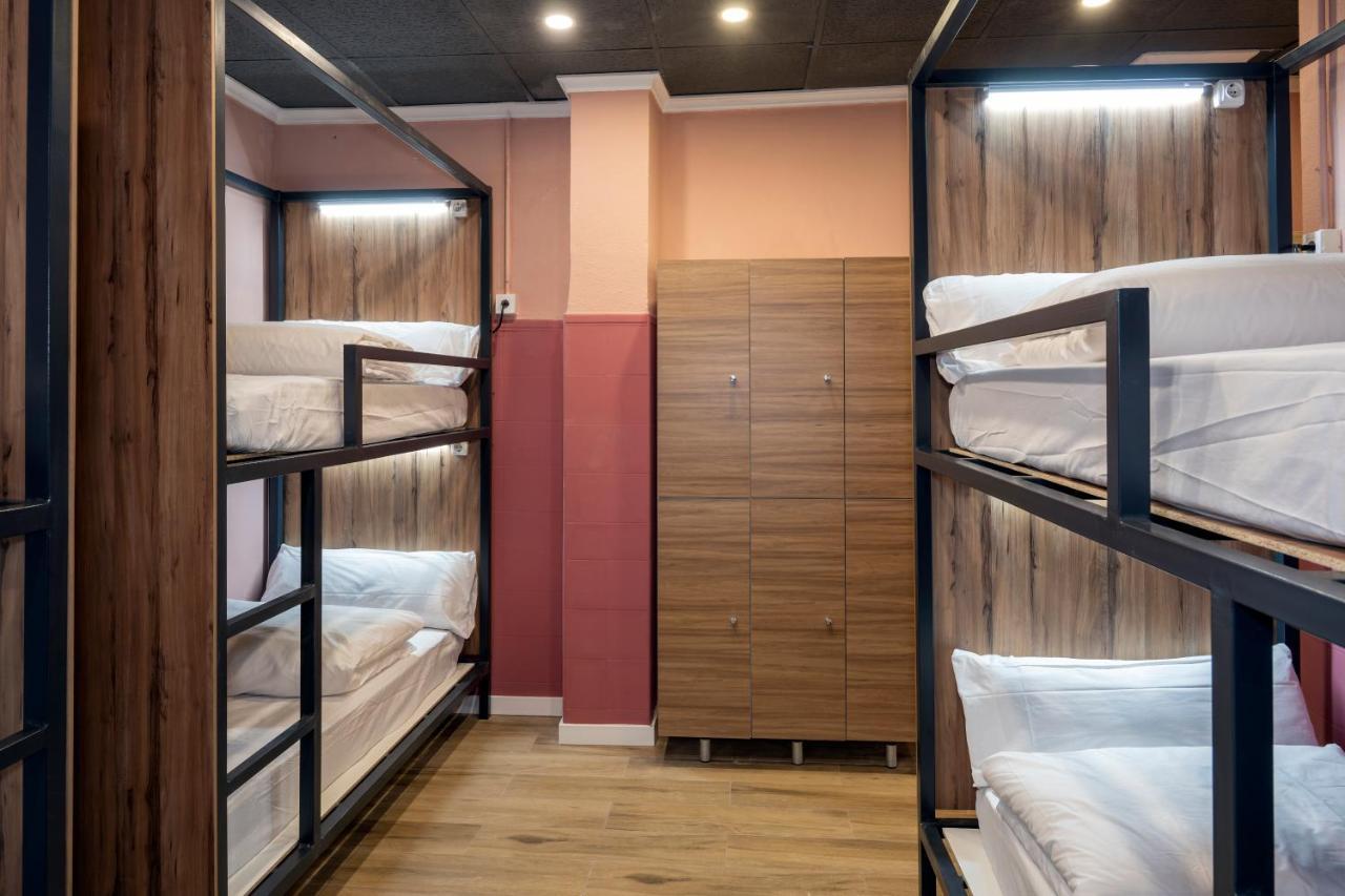 Som Hostel By The Venue Valence Extérieur photo